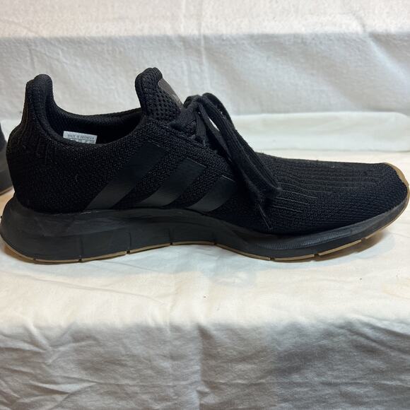 Adidas Swift Run Black Gum Running Training, size 10.5 main image 2